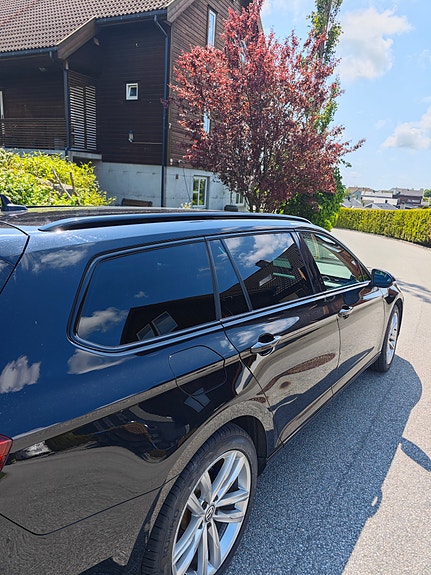 Volkswagen Passat 4 of 18