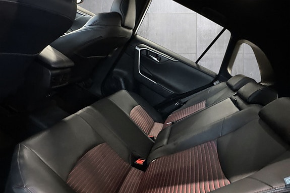 Toyota RAV4 17 of 20