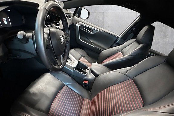 Toyota RAV4 11 of 20