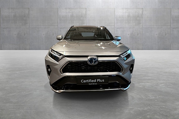 Toyota RAV4 8 of 20