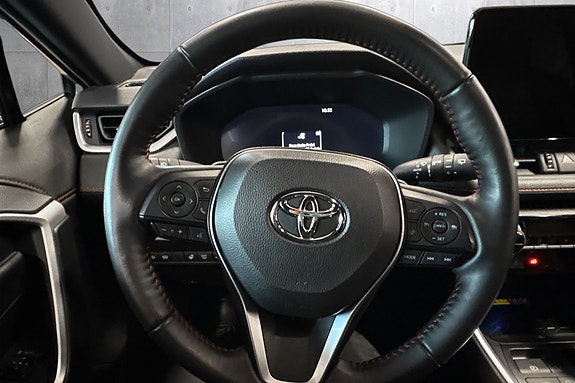 Toyota RAV4 12 of 20