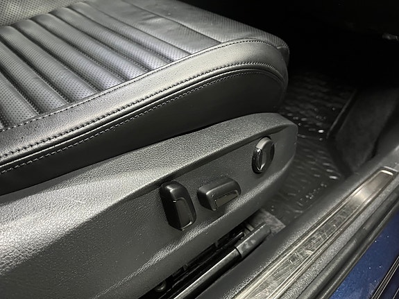 Volkswagen Passat 23 of 30