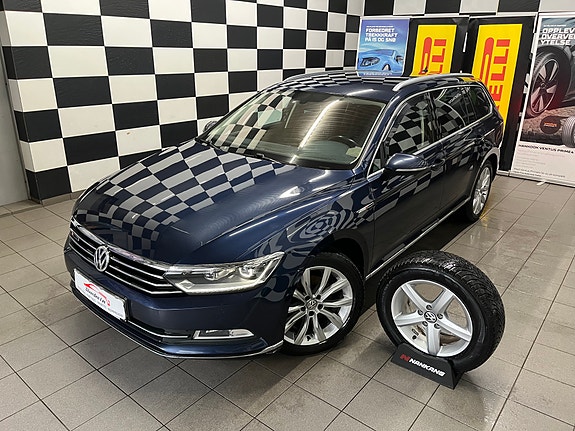 Volkswagen Passat 2 of 30