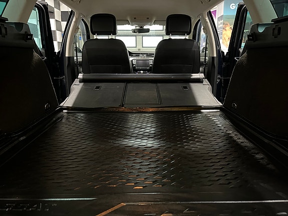 Volkswagen Passat 16 of 30