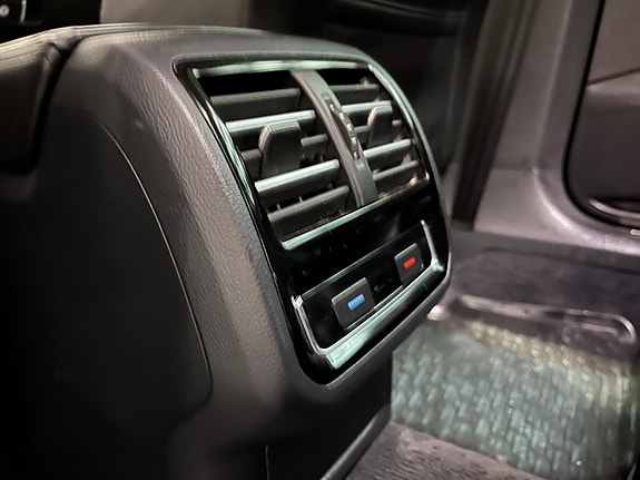 Volkswagen Passat 27 of 30