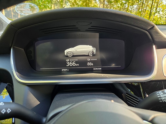 Jaguar I-PACE 30 of 30