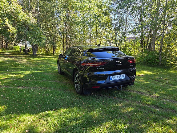 Jaguar I-PACE 13 of 30