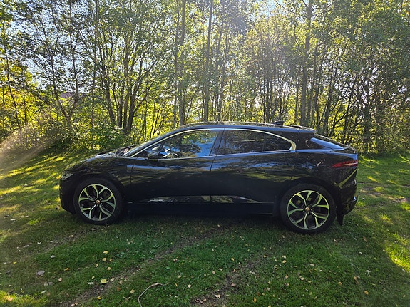 Jaguar I-PACE 16 of 30