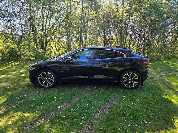 Jaguar I-PACE 2 of 30