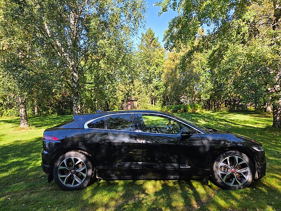 Jaguar I-PACE 8 of 30