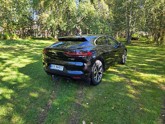 Jaguar I-PACE 11 of 30