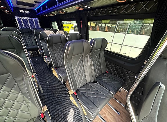 Mercedes-Benz Sprinter 519 – 16+1 seter – 2 rullestoler – godt utstyrt 11 of 16