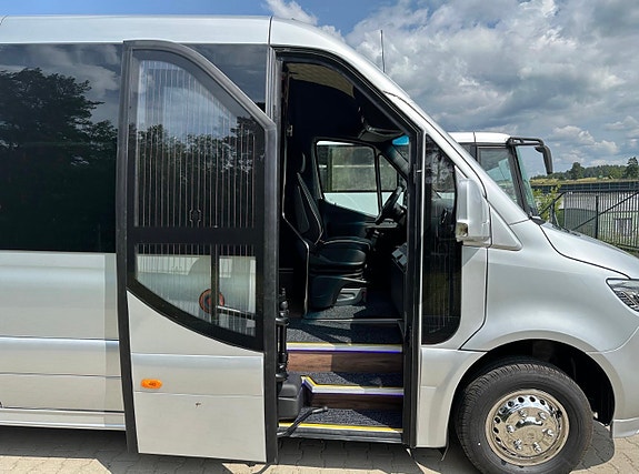 Mercedes-Benz Sprinter 519 – 16+1 seter – 2 rullestoler – godt utstyrt 5 of 16