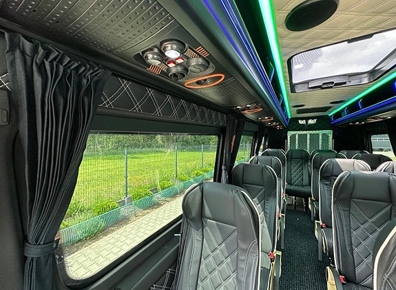 Mercedes-Benz Sprinter 519 – 16+1 seter – 2 rullestoler – godt utstyrt 13 of 16