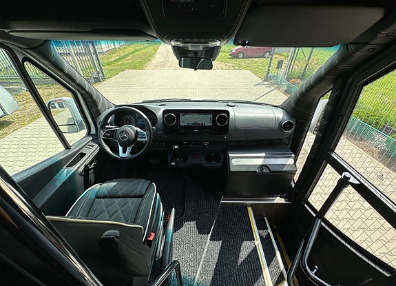 Mercedes-Benz Sprinter 519 – 16+1 seter – 2 rullestoler – godt utstyrt 9 of 16