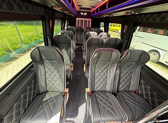 Mercedes-Benz Sprinter 519 – 16+1 seter – 2 rullestoler – godt utstyrt 12 of 16