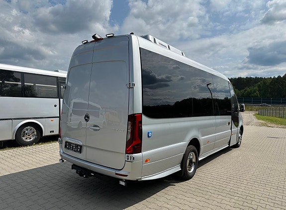 Mercedes-Benz Sprinter 519 – 16+1 seter – 2 rullestoler – godt utstyrt 3 of 16