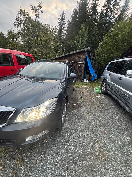 Skoda Octavia 2 of 19