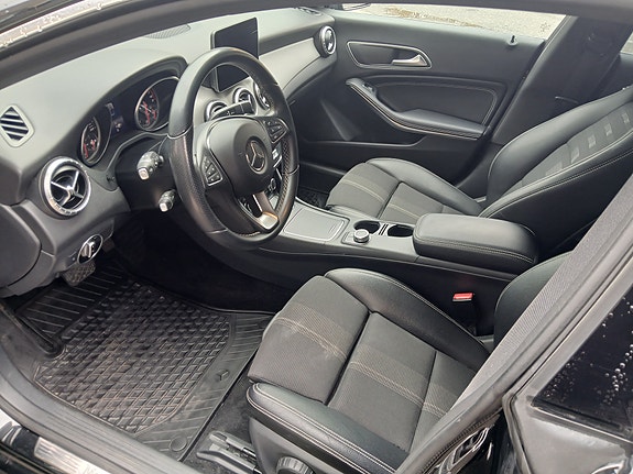 Mercedes-Benz CLA180 5 of 20