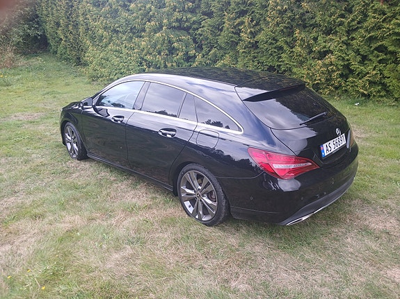 Mercedes-Benz CLA180 2 of 20