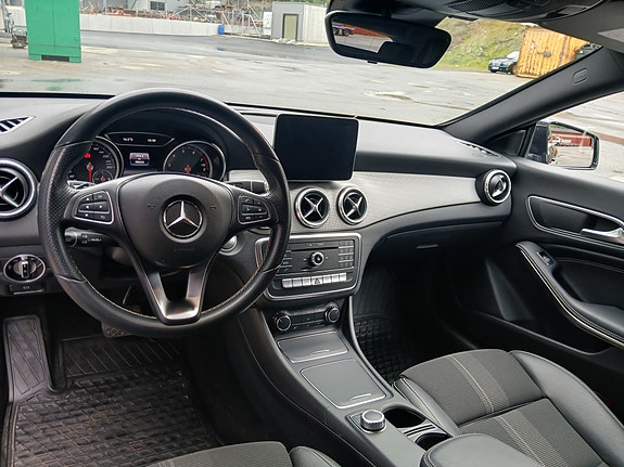 Mercedes-Benz CLA180 6 of 20