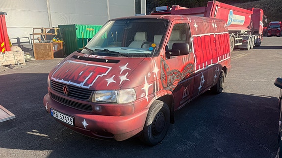 Volkswagen Caravelle 3 of 9