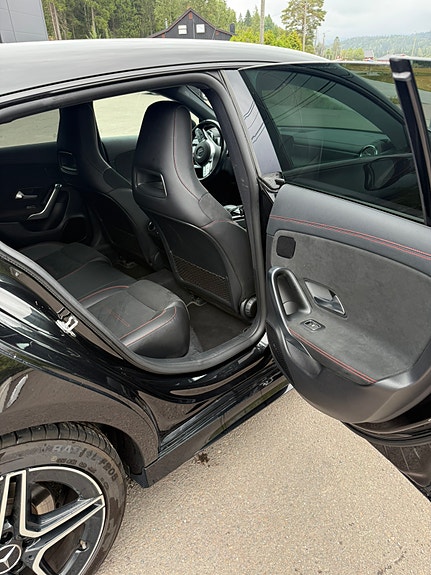 Mercedes-Benz CLA180 24 of 30