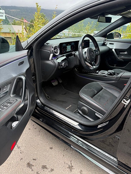 Mercedes-Benz CLA180 22 of 30