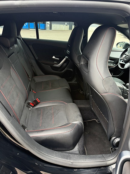 Mercedes-Benz CLA180 23 of 30