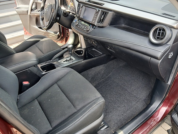 Toyota RAV4 15 of 18