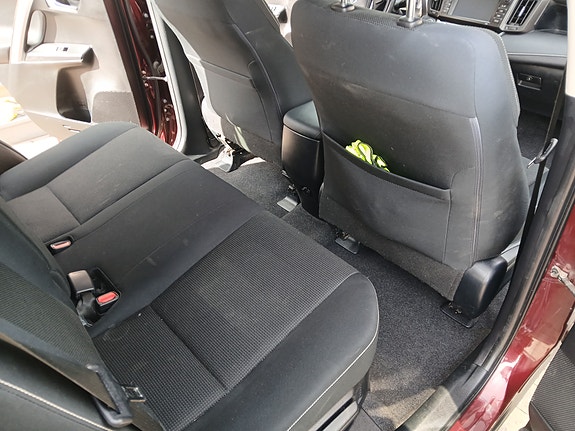 Toyota RAV4 16 of 18