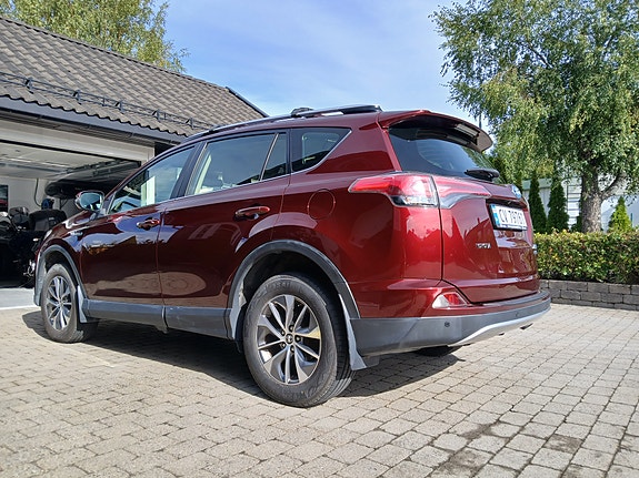 Toyota RAV4 5 of 18