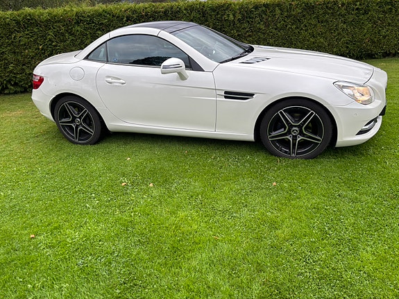 Mercedes-Benz SLK200 2 of 30