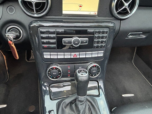 Mercedes-Benz SLK200 26 of 30