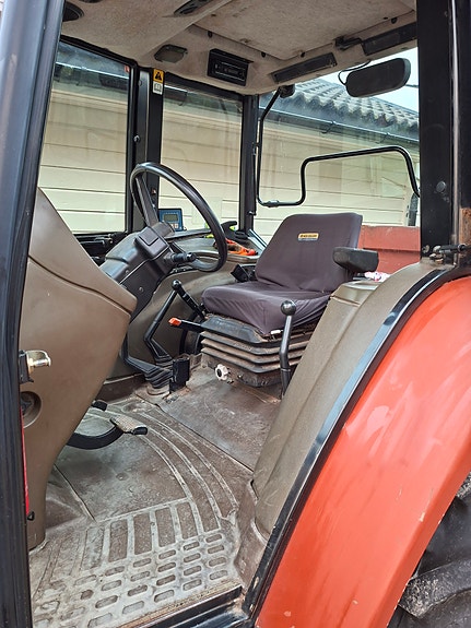 New Holland L 95 2wd 8 of 26