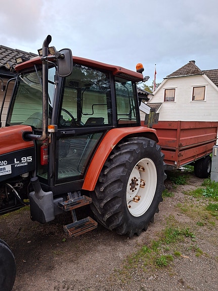 New Holland L 95 2wd 4 of 26