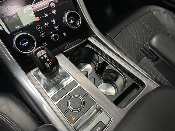 Land Rover Range Rover Sport 24 of 28