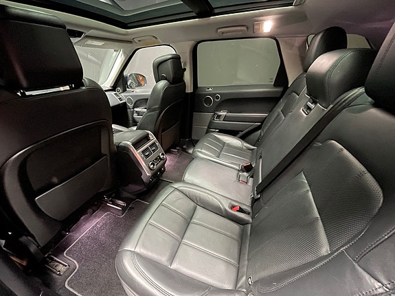 Land Rover Range Rover Sport 26 of 28