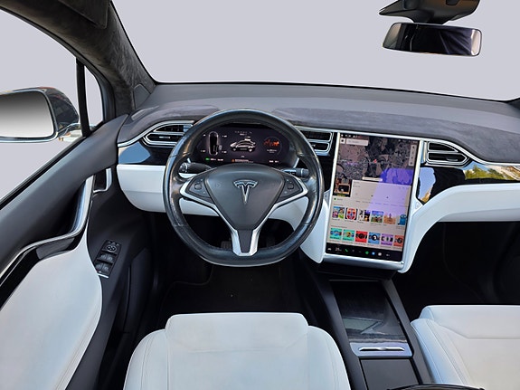 Tesla Model X 8 of 20