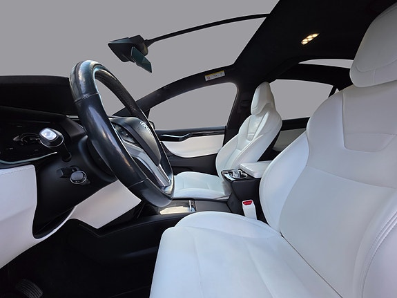 Tesla Model X 6 of 20