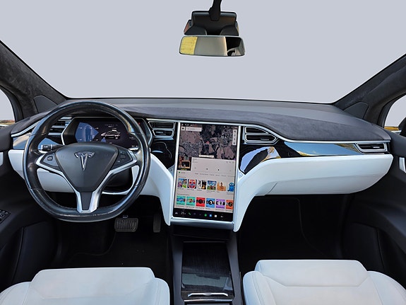 Tesla Model X 10 of 20