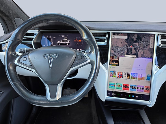 Tesla Model X 12 of 20
