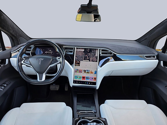 Tesla Model X 11 of 20