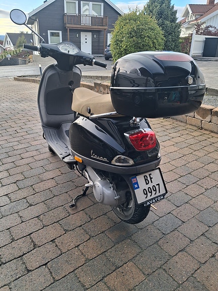 Vespa LX 50 3 of 7