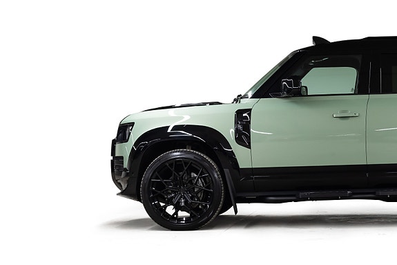 Land Rover Defender 110 9 of 30