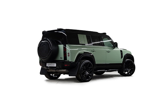 Land Rover Defender 110 2 of 30