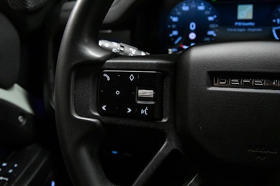Land Rover Defender 110 30 of 30