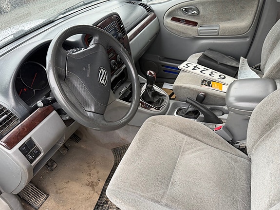 Suzuki Grand Vitara 5 of 8