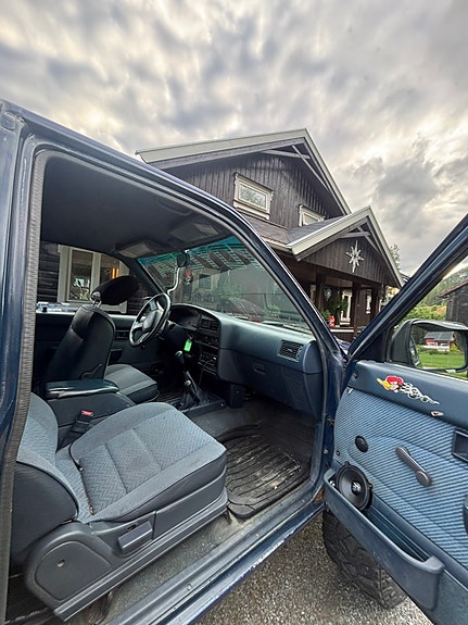 Toyota HiLux 13 of 21