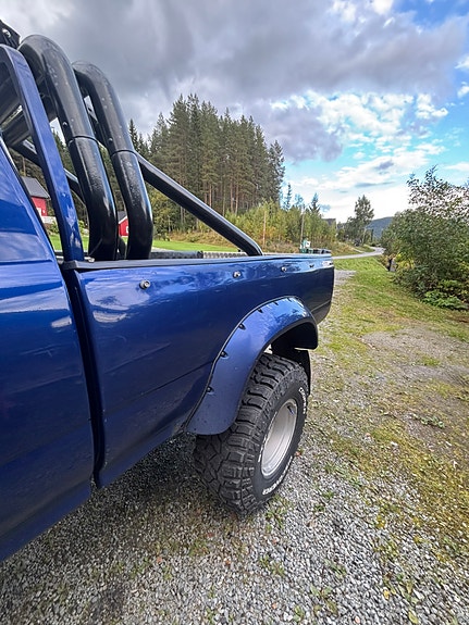 Toyota HiLux 5 of 21